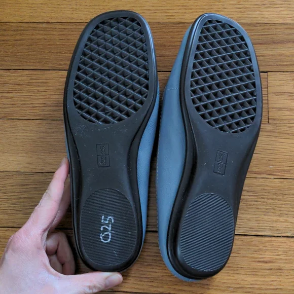 French Blue Leather Loafer Flats - Never Worn! - Picture 4 of 6